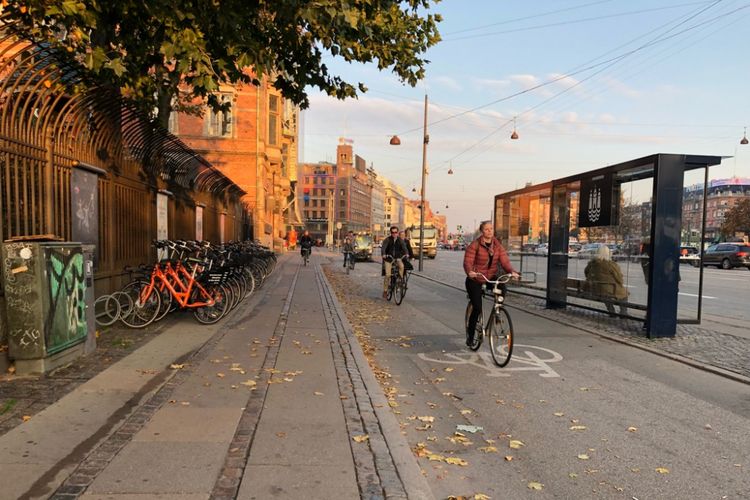 Jalur sepeda yang ramai di Kopenhagen