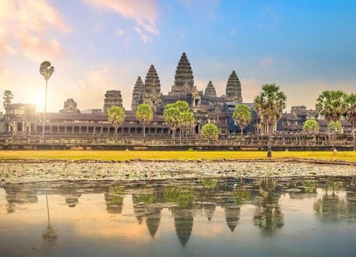 Angkor Wat: Pengalaman Berharga Menyusuri Keajaiban Dunia di Kamboja Angkor Wat: Keindahan Sunrise Paling