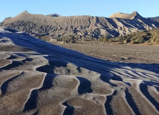 Pasir Berbisik: Petualangan dan Pelajaran Berharga dari Gurun yang Berbisik Pasir Berbisik