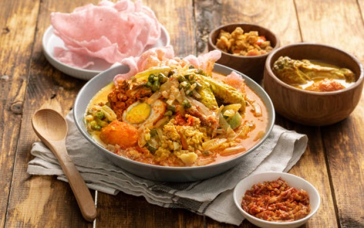 kelezatan lontong sayur medan