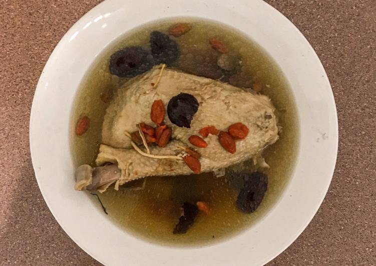 kelezatan Sup Ayam Herbal