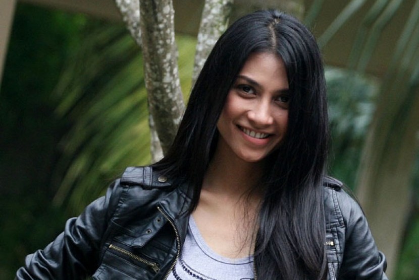 Dari Modeling ke Dunia Akting