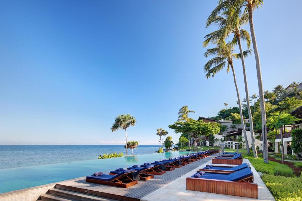 Keseruan Menginap di Katamaran Resort Senggigi yang Eksklusif