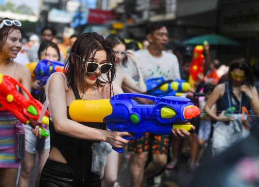 Meriahnya Songkran di Thailand