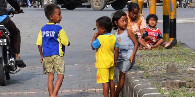 Pengemis Penuhi Trotoar Jakarta, Video Penertiban Viral yang Memicu Perdebatan Publik