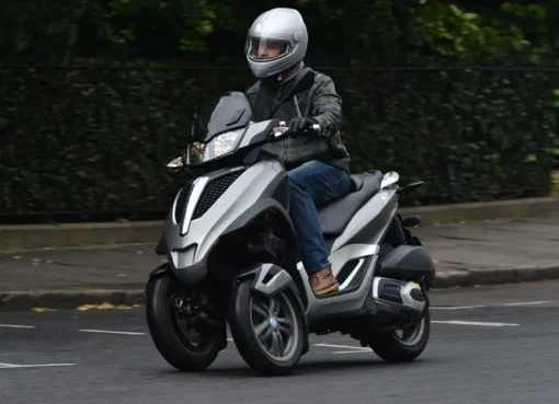 Piaggio MP300ie Hybrid