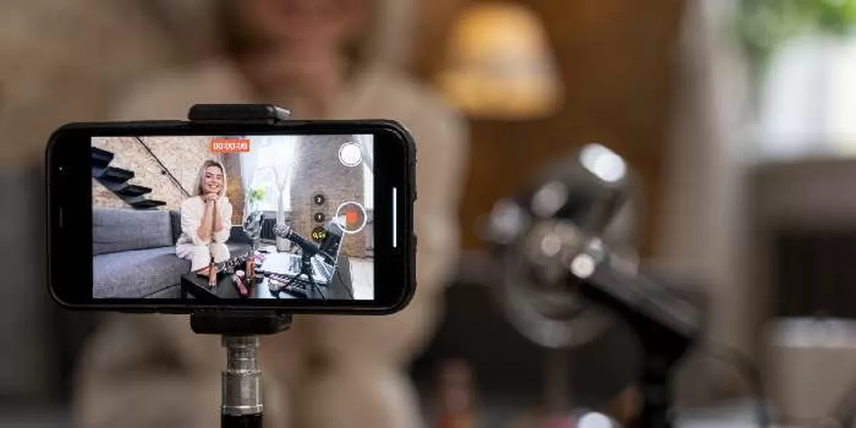 Bisnis Live Stream, Peluang Cuan Besar di Era Digital